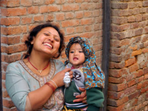 Newar-Frau mit Kind in Bungamati